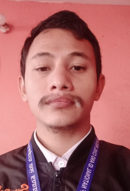 दिनेश श्रेष्ठ