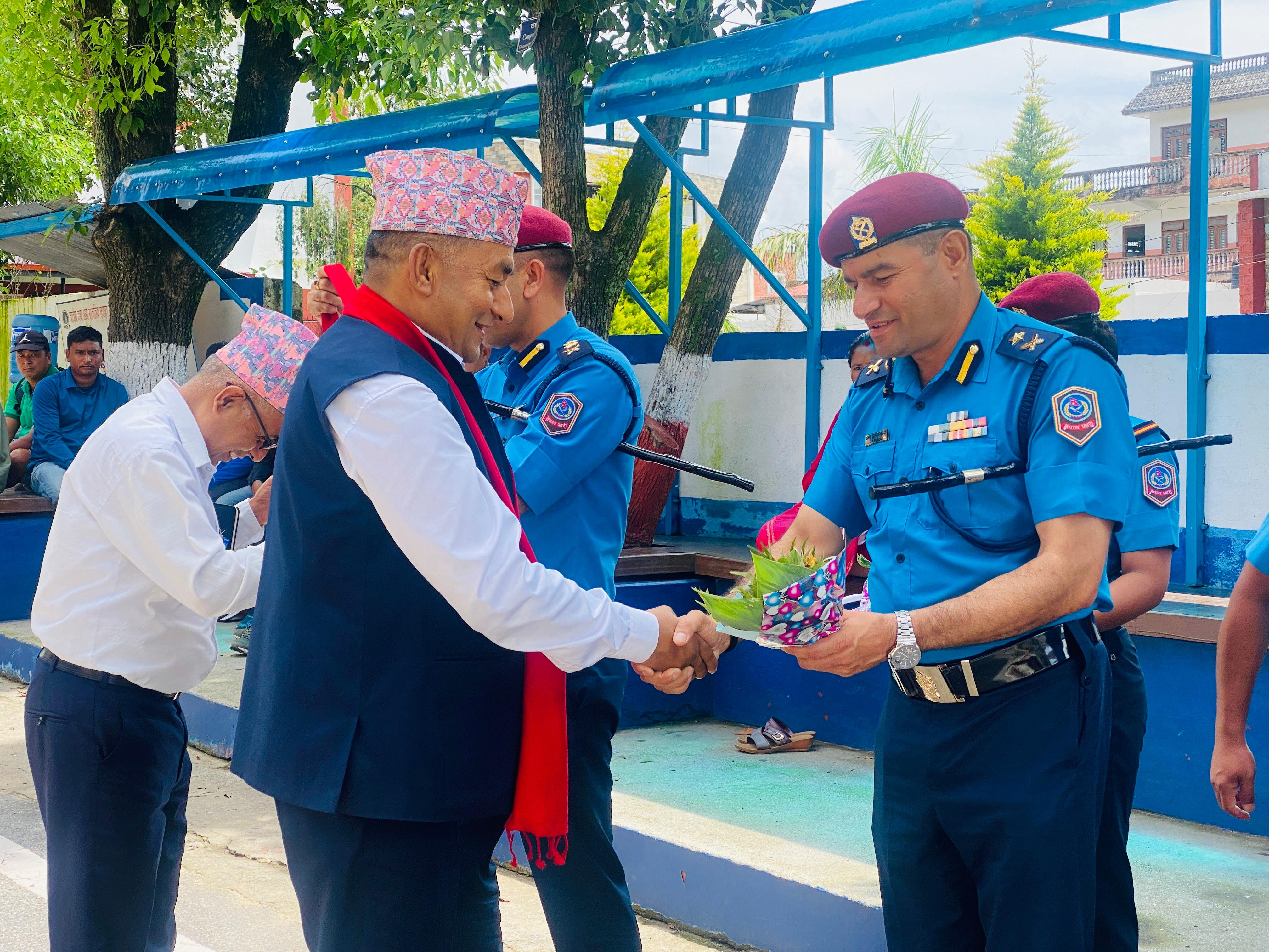 प्रमुख जिल्ला अधिकारी श्री रामु राज कडरियाज्यु र सहायक प्रमुख जिल्ला अधिकारी श्री चित्राङ्गत वरालज्यूबाट मिति २०८२ असार २५ गते जिल्ला प्रहरी कार्यालय गोरखाको निरिक्षण तथा अवलोकन सम्पन्न भयो ।