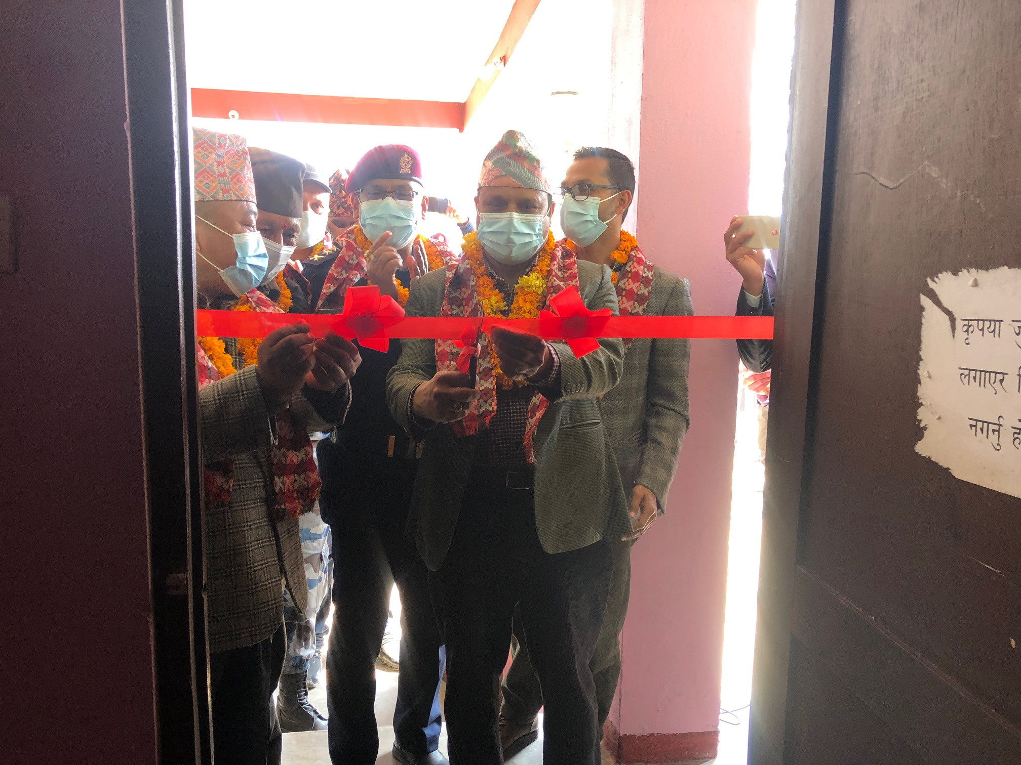 प्रमुख जिल्ला अधिकारी श्री शंकरहरि आचार्यबाट मिति २०७८ फाल्गुन ११ गते गण्डकी गाउँपालिकाको भुम्लिचोक प्रहरी चौकी उद्धाटन कार्यक्रम