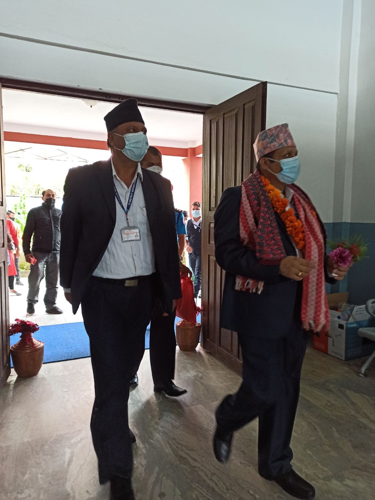 प्रमुख जिल्ला अधिकारी श्री शंकरहरि आचार्य ज्यूको स्वागतको केही प्रतिनिधिमूलक तस्वीरहरु